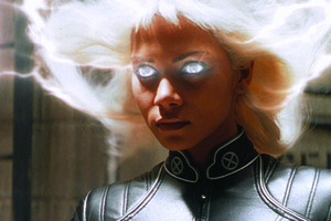 Halle Berry's pregnancy is proving to be tricky in the new X-Men movie.