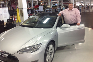 Gerry Brownlee tried the electric Tesla SP85 on the Los Angeles coastal freeway.