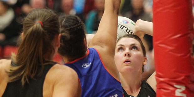 Ellen Halpenny has re-signed for two more seasons. Photo / Mark McKeown/Musae Studios
