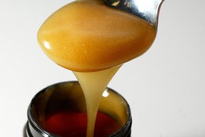 The UK's Food Standards Agency issued the warning about misleading and illegal claims made on the labels of manuka honey jars. Photo / NZH