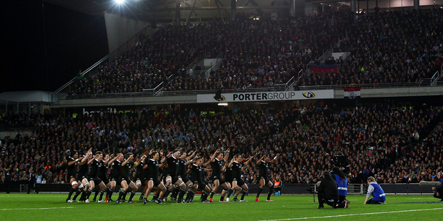 Join us here for live updates of tonight's Rugby Championship international between the All Blacks and South Africa from Eden Park in Auckland. Photo / Getty Images.
