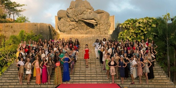 130 contestants from the Miss World beauty pageant pose at the GWK cultural center in Bali.Photo / AFP
