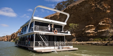Unforgettable Houseboats on the Murray River.