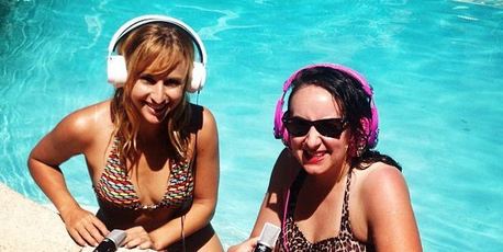 Fleur Saville (left) chills out in LA with Aussie comedian Greta Lee Jackson.