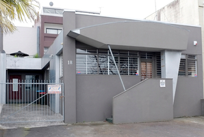 The Monmouth St building has a front and a rear studio.