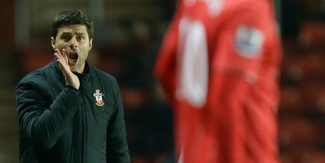 Mauricio Pochettino calls to Gaston during Southampton's goalless draw with Everton. Pochettino says the players and fans have been supportive in the short time he has been with the club. Photo / AP