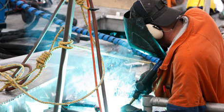 This is the first time the Government will pay apprentices and their employers directly. Photo / NZ Herald