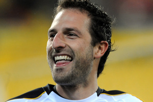 Phoenix captain Andrew Durante says he loves the fans and the team need their support tomorrow at Westpac Stadium. Photo / NZPA