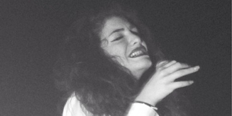 Lorde delivers a 'rousing' performance of Royals in Seattle.