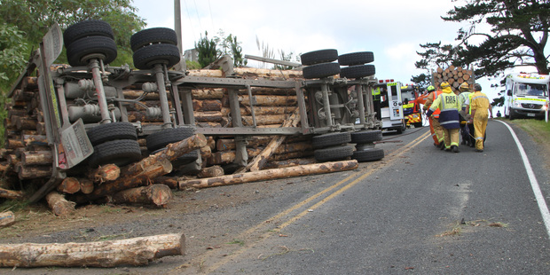 Logging truck accident, Waiharara. PICTURE/PETRINA HODGSON