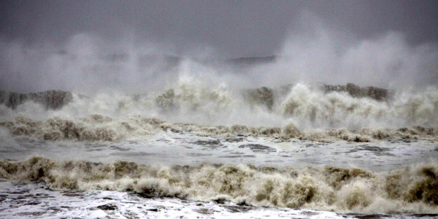 High tide waves approach the Bay of Bengal coast near Gopalpur beach in Ganjam district. Photo / AP