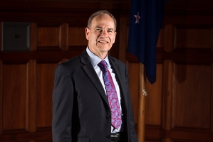 Len Brown needs to take a stronger role in leadership of the Super City.