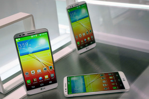 Smartphone shopping has reached an all-time high in America. Photo / AP