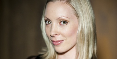 Sia Trokenheim plays Cara the cougar in the new TVNZ show Step Dave.