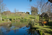 The Waihi Motor Camp, set next to Waitete Stream, includes onsite recreational facilities.