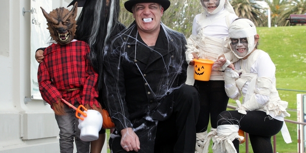 PHOTO/ STUART MUNRO 311013WCSMHALLOWEEN1