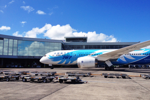 The 787 Dreamliner arrived at Auckland Airport today. Photo / Greg Bowker