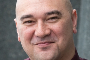 Elliot Ikilei.