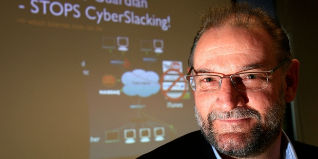 Mako chief executive Bill Farmer
