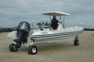 The Smuggler Strata 770 is a great combination of a proven, seaworthy hull and the latest outboard and amphibious technology.