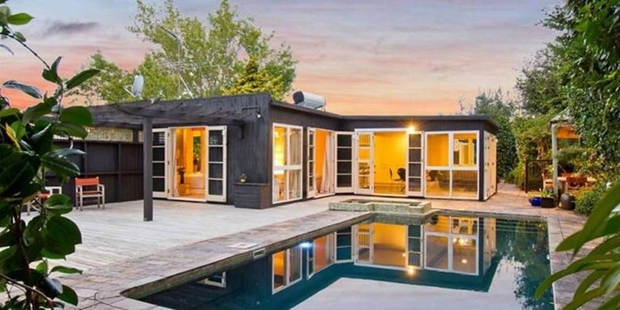 7 Beere Place, Meadowbank, Auckland.