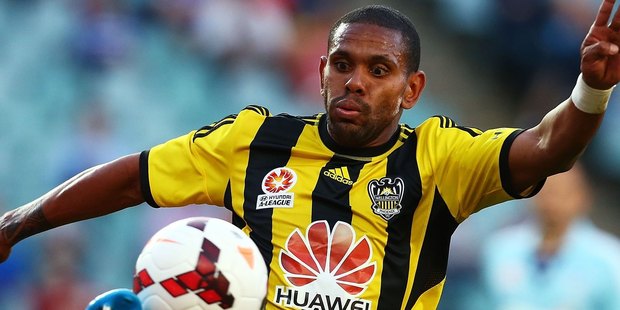 Kenny Cunningham scored his first Phoenix goal but it wasn't enough to prevent a 2-1 loss to Sydney FC tonight. Photo / Getty
