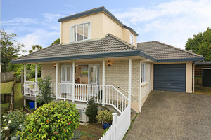 Latest Real Estate Institute figures show 43% of all house sales in Auckland were by auction last month when the new rules came in.