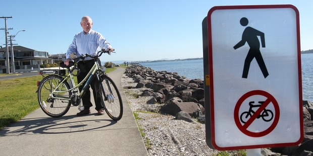 Phil Simpson launched a petition opposing a ban on cyclists using the scenic footpath. Photo/File.