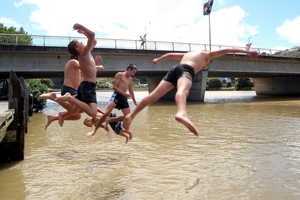 Pollution of fresh waterways is an increasing problem which Niwa is trying to battle by expanding its monitoring network. Photo / APN