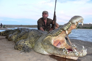 Gunton and slain crocodile.