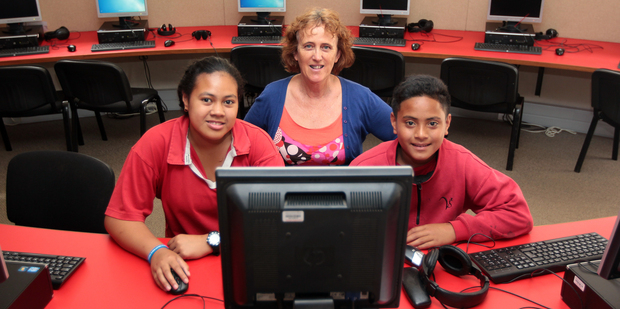 Maima Mataipule and Steven Senituli with Fran Mes. Photo / Doug Sherring