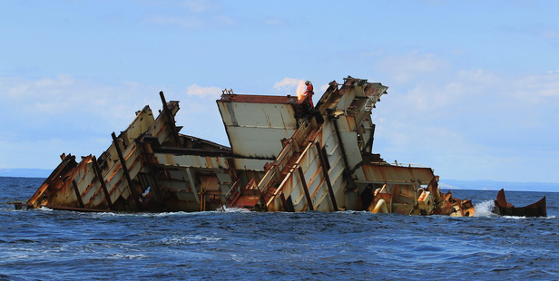 The report found Maritime NZ improved quickly and found a way to cope effectively with the Rena disaster. Photo / APN