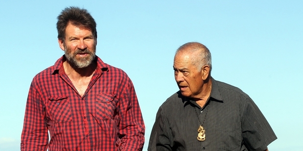 Colin Wiggins, left, helped pull Bill Stirling from his burning truck. Photo / APN
