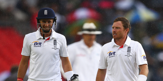 Either Joe Root or Ian Bell will bat at number three in the second Ashes test. Photo /Getty Images