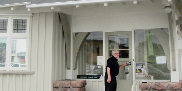 Allan Rutherford, SeniorNet Mac Inc, Christchurch founder and current vice president at the Learning Centre.