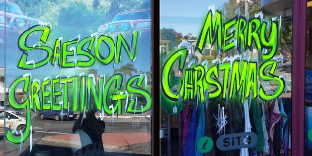 All some signwriters want for Christmas is ... spellcheck.