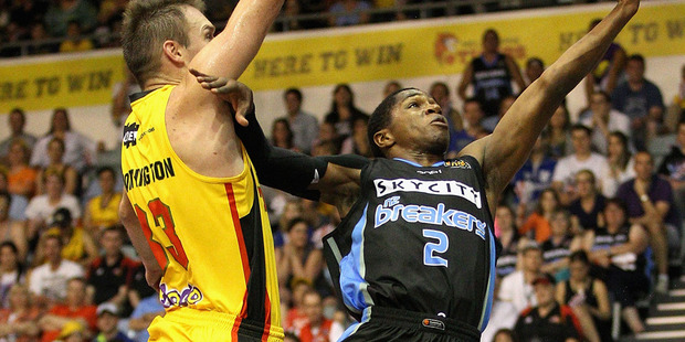 Kerron Johnson of the Breakeers drives to the basket during the round nine NBL match between the Melbourne Tigers and the New Zealand Breakers. Photo / Getty Images.