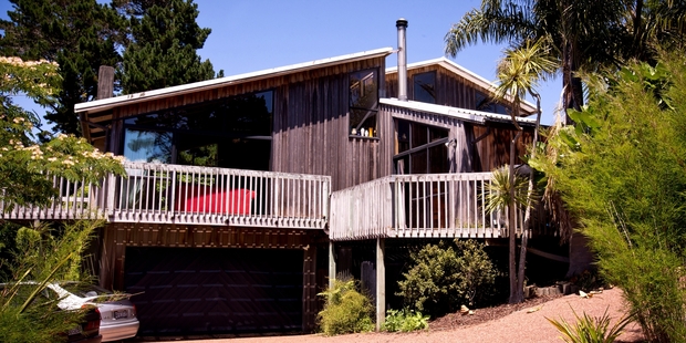 Pop singer Daniel Bedingfield's Auckland rental home has sold for $1.361 million at auction. Photo / Dean Purcell