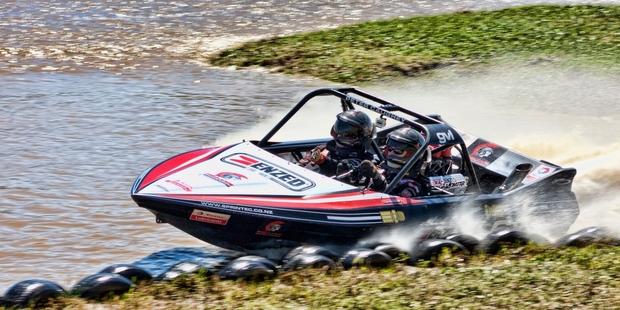 Kiwi No1 Peter Caughey/Karen Marshall race the largest small block engine in the world. Photo/Neil Jones