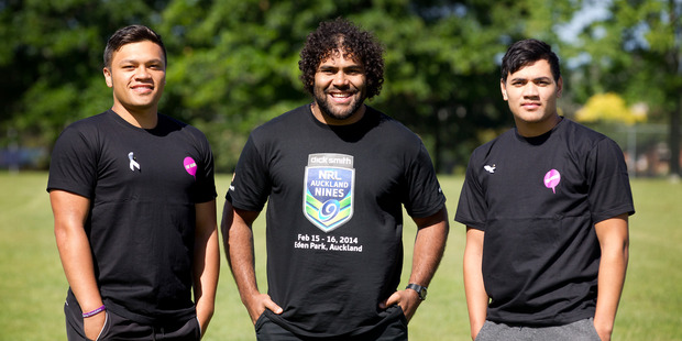 Sam Thaiday, centre, is helping to mentor teenagers Foli Waru, left, and Arthur Crichton. Photo / Christine Cornege