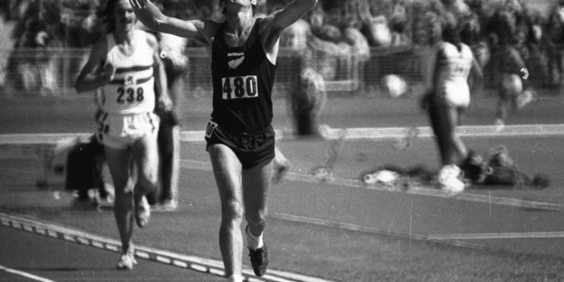 Dick Tayler won Commonwealth Games gold in the 10,000m.