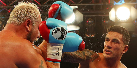 Sonny Bill Williams punches Francois Botha during their heavyweight bout. Photo / Getty Images