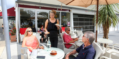 Beach Cafe in Browns Bay. Photo / Chris Gorman