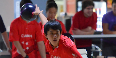 Jaris Goh finished strongly to overtake Isaac Paul for the silver. Photo / Baz Lynch