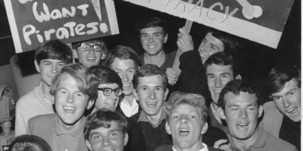 Auckland demonstrators show their support for Radio Hauraki's pirates in 1966. Photo / NZ Herald
