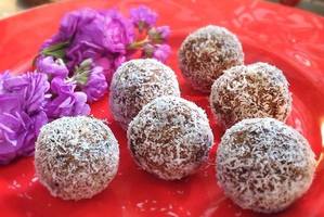 Crunchy chocolate superfood balls.
