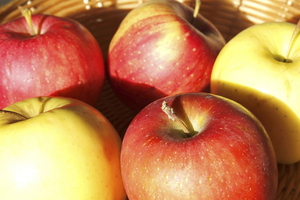 Hepatitis A virus can remain infectious on the surface of fruit for months and transmit infection to other handlers and consumers. Photo / Thinkstock