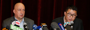 Ignatius Ong, right, and Hugh Dunleavy from Malaysia Airline speak during a press conference in Beijing, China. Photo / AP