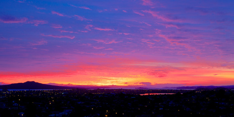 The sunrise in Auckland this morning. Photo / Rob Stutton
