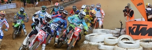 Cody Cooper (1) takes the inside line at turn one as he battles with Scotland's Billy MacKenzie (211) and Rotorua's Michael Phillips (105) Photo/Colin Smith